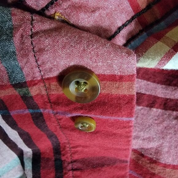 Carhartt Men's Plaid Button Up. Size XL. - Picture 5 of 8